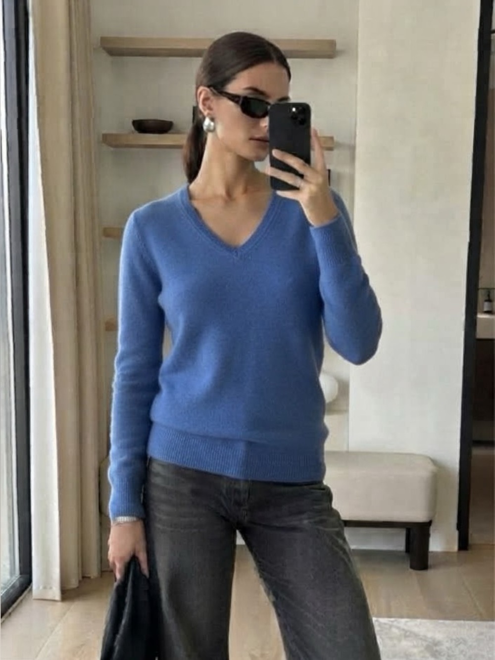 Tahari Pure Luxe V-Neck Cashmere Sweater Size Large Blue